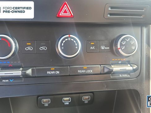 Used 2023 Kia Carnival LX FWD image 15