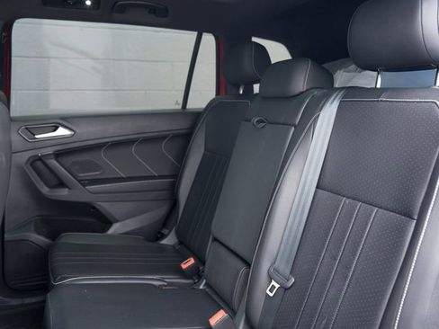 Used 2024 Volkswagen Tiguan SE R-Line image 18