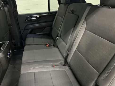 Used 2025 Chevrolet Tahoe LS RWD image 11