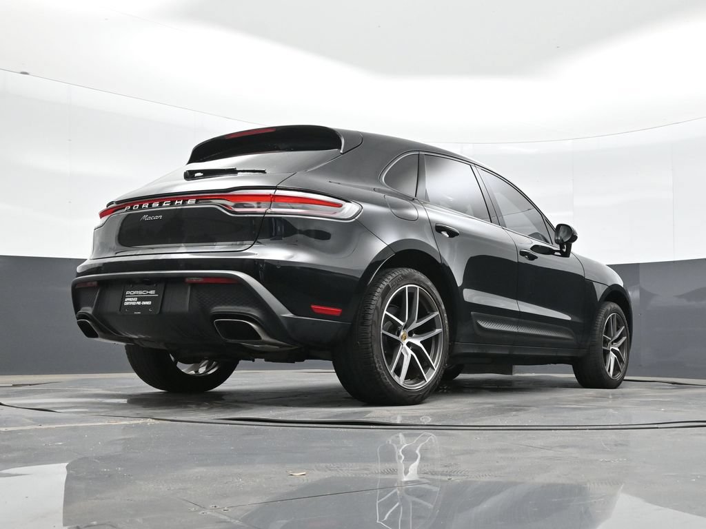Certified 2023 Porsche Macan AWD/4WD image 29