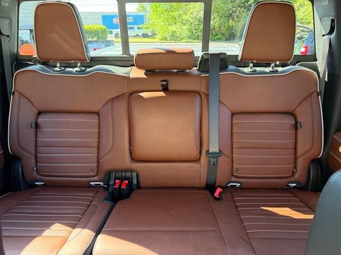 Used 2024 GMC Sierra 3500 Denali Ultimate AWD/4WD image 13