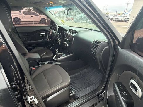 Used 2018 Kia Soul FWD image 26