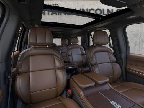 New 2026 Lincoln Navigator Reserve AWD/4WD image 10