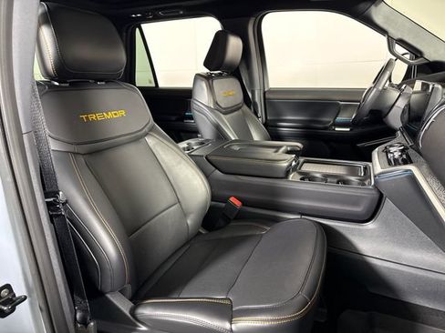 Used 2025 Ford Expedition Tremor AWD/4WD image 14