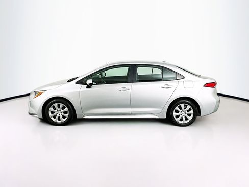 Used 2025 Toyota Corolla LE image 4