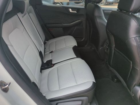 Used 2024 Ford Escape SE image 20