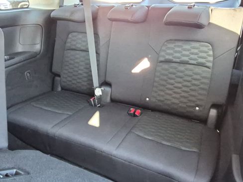 Used 2024 Nissan Pathfinder SV image 7