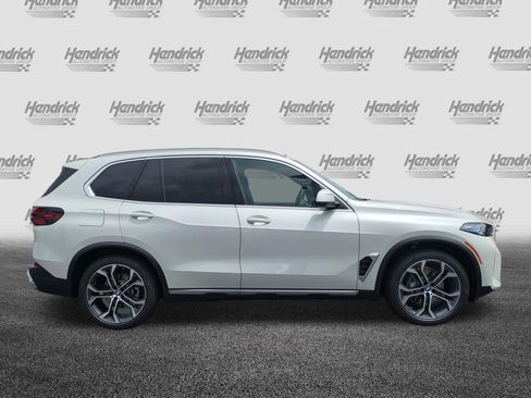 Used 2026 BMW X5 xDrive40i AWD/4WD image 11