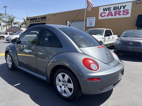 Used 2007 Volkswagen Beetle Coupe w/ Package 1 FWD image 3