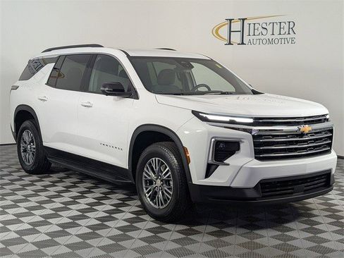 Certified 2024 Chevrolet Traverse LT image 2