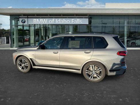 New 2026 BMW X7 M60i image 4