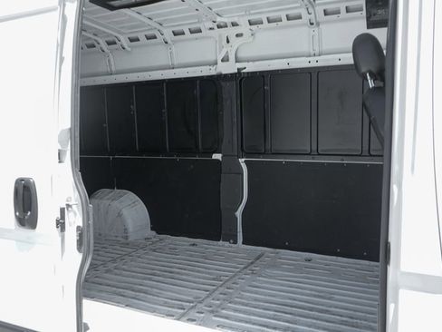 Used 2025 RAM ProMaster 2500 w/ Convenience Group FWD image 13