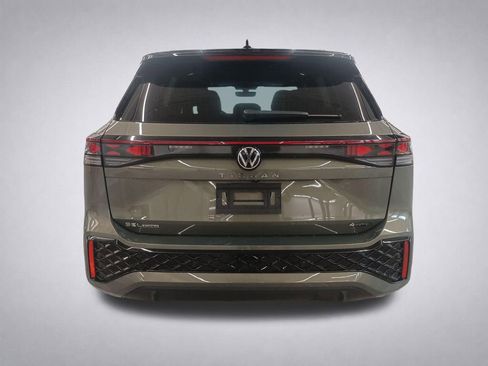 New 2026 Volkswagen Tiguan SEL R-Line AWD/4WD image 4
