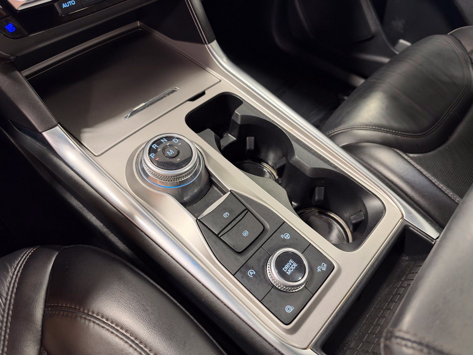 Used 2020 Ford Explorer Platinum w/ Premium Technology Package AWD/4WD image 34