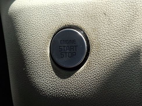 Used 2021 Kia Sorento S w/ Panoramic Sunroof Package FWD image 25