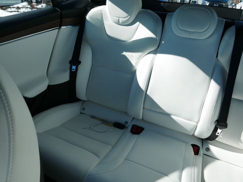 Used 2023 Tesla Model S image 12