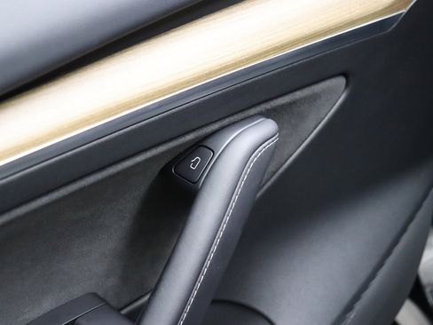 Used 2022 Tesla Model 3 Long Range image 31