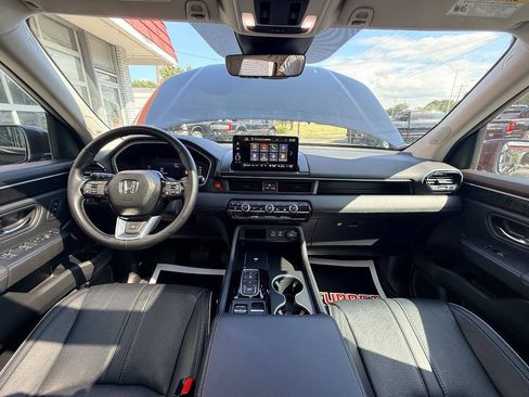Used 2023 Honda Pilot Elite image 34