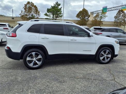 Used 2019 Jeep Cherokee Limited w/ Luxury Group image 23