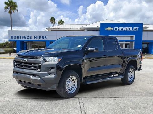 Used 2023 Chevrolet Colorado W/T w/ Advanced Trailering Package image 2