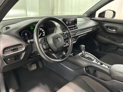 Used 2025 Honda HR-V Sport image 17