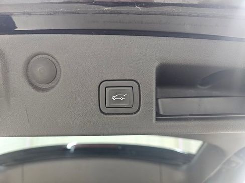 Used 2024 Chevrolet Equinox LT w/ LPO, Cargo Package FWD image 5