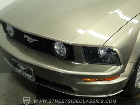 Used 2005 Ford Mustang Cobra RWD image 19