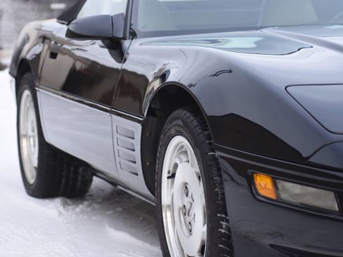 Used 1994 Chevrolet Corvette Convertible image 9