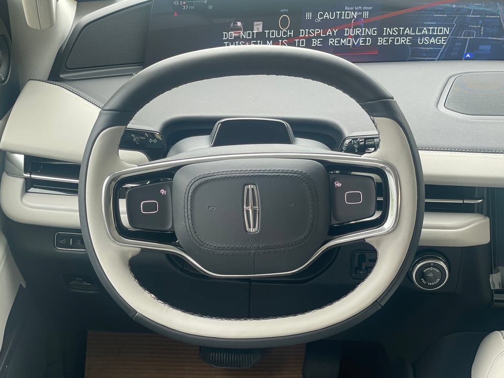 New 2026 Lincoln Navigator Premiere AWD/4WD image 14