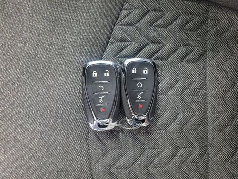 Used 2023 Chevrolet Equinox LT w/ Driver Convenience Package AWD/4WD image 32