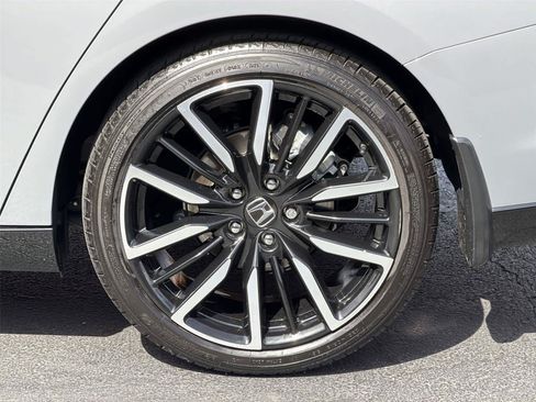 Used 2025 Honda Accord Touring image 9
