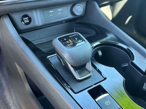 Used 2024 Nissan Rogue S image 28