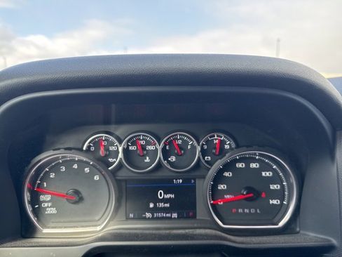 Used 2021 Chevrolet Silverado 1500 LT image 11