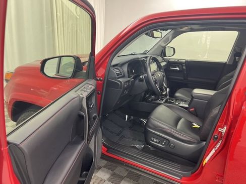 Used 2024 Toyota 4Runner TRD Off-Road Premium image 12