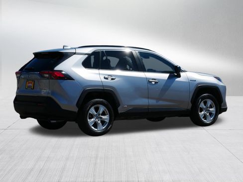 Used 2021 Toyota RAV4 LE AWD/4WD image 7