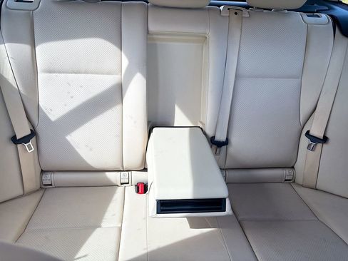 Used 2014 Mercedes-Benz GLK 350 2WD image 18