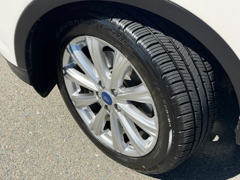 Used 2017 Ford Escape Titanium FWD image 5