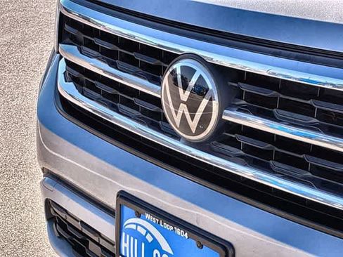 Used 2021 Volkswagen Atlas Cross Sport SE FWD image 12