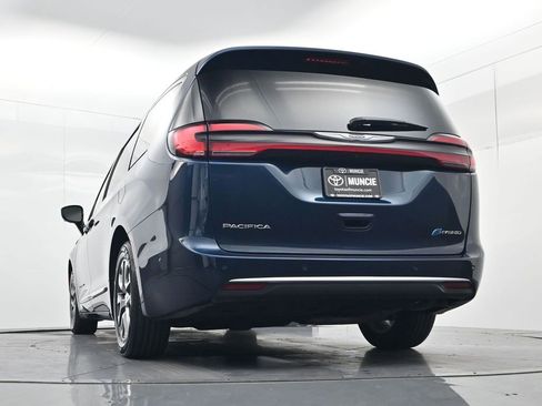 Used 2023 Chrysler Pacifica Pinnacle FWD image 52