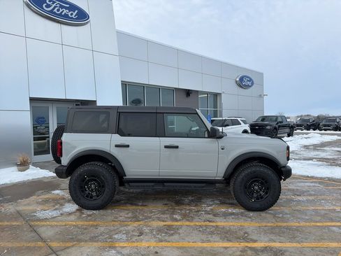 New 2026 Ford Bronco Big Bend w/ Black Diamond Package AWD/4WD image 8