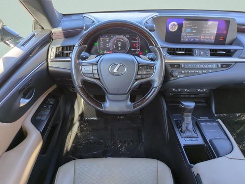 Used 2020 Lexus ES 300h w/ Premium Package image 14