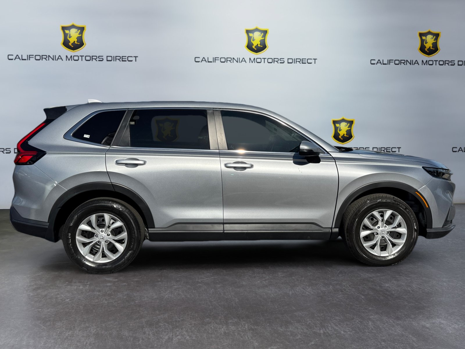 Used 2025 Honda CR-V LX image 6