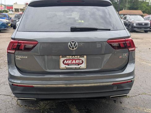 Used 2018 Volkswagen Tiguan SEL AWD/4WD image 7