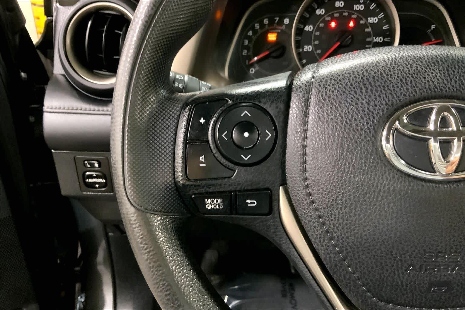 Used 2014 Toyota RAV4 XLE AWD/4WD image 24