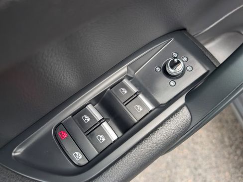 Used 2018 Audi Q5 2.0T Premium w/ Convenience Package image 15