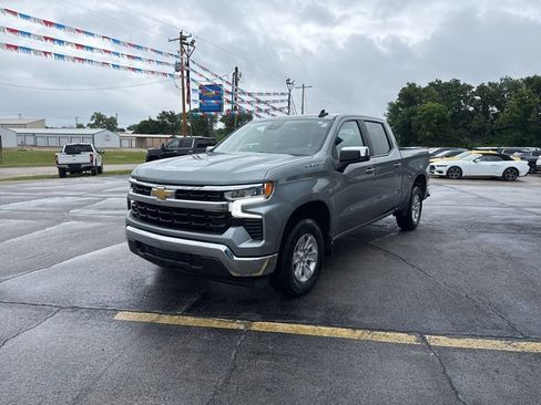 Used 2025 Chevrolet Silverado 1500 LT RWD image 9