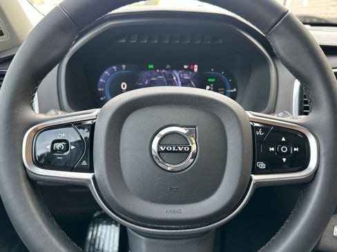 Certified 2025 Volvo XC90 T8 Ultra w/ Protection Package Premier image 27