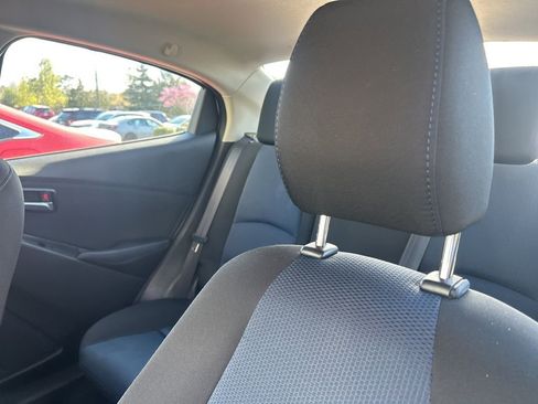 Used 2018 Toyota Yaris iA image 10