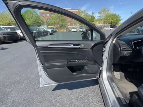 Used 2020 Ford Fusion Energi Titanium image 10