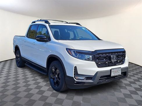 New 2026 Honda Ridgeline Black Edition image 2